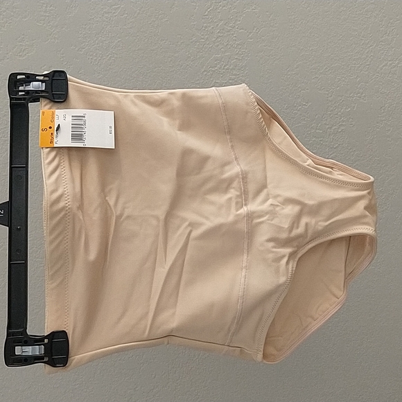 Maidenform Intimates & Sleepwear Nwt Maidenform Flexees Womens